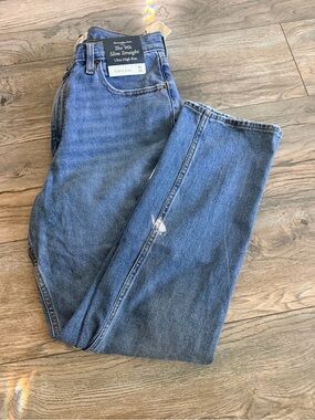 Abercrombie & Fitch Women’s Straight Leg Jeans - Medium Blue